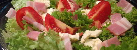 салат с помидорами, беконом и брынзой. Шаг 4