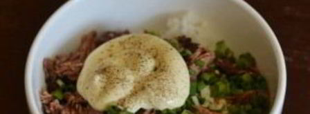 салат с рыбными консервами и рисом. Шаг 5