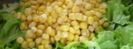 салат с сухариками и кукурузой. Шаг 5