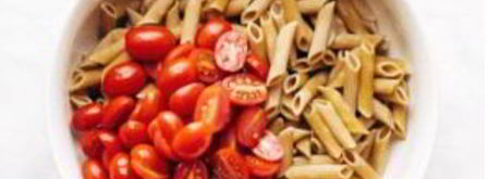 салат с сыром и колбасой. Шаг 2