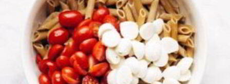 салат с сыром и колбасой. Шаг 3