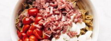 салат с сыром и колбасой. Шаг 4