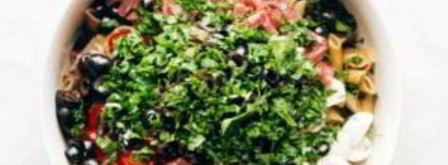 салат с сыром и колбасой. Шаг 6