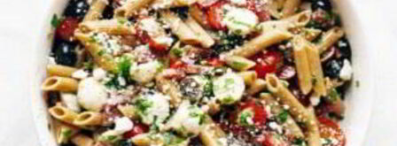 салат с сыром и колбасой. Шаг 8