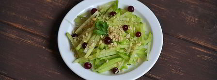 салат с зеленой редькой и кедровыми орехами. Шаг 5