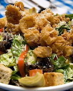 Салат Цезарь с креветками и вустерширским соусом