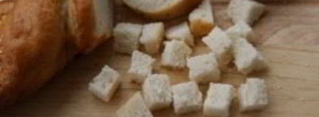 салат цезарь с куриной грудкой. Шаг 2