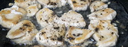 салат цезарь с курицей и сухариками. Шаг 4