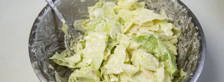 салат цезарь с курицей и сухариками. Шаг 6