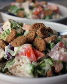 Весенний салат с куриной грудкой