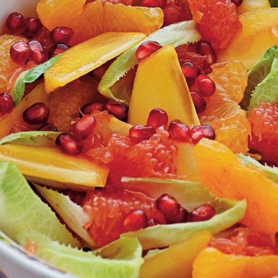 Рецепт зимнего фруктового салата с медово-горчичным соусом