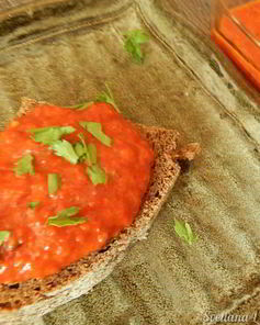 Дип из запеченных перцев и томатов