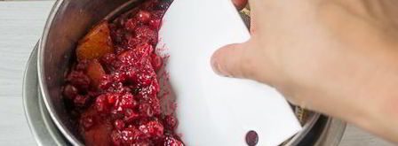 пряный клюквенный соус. Шаг 5