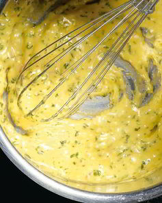 Сливочный соус беарнез с кинзой