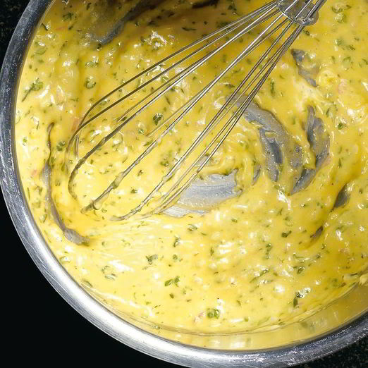 Сливочный соус беарнез с кинзой