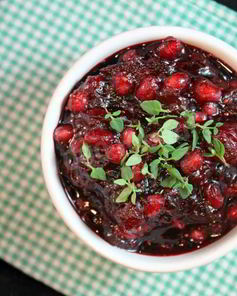 Соус из гранатового сиропа с клюквой