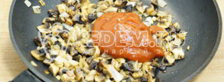 томатный соус с грибами. Шаг 4