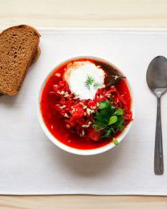 Холодный борщ с хреном