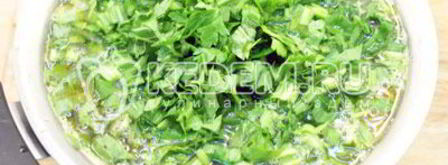 зеленый борщ с щавелем и черемшой. Шаг 11