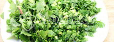 зеленый борщ с щавелем и черемшой. Шаг 7