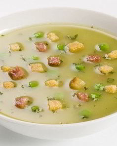 Гороховый суп с беконом и сухариками