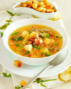 Суп гороховый с копчеными ребрышками