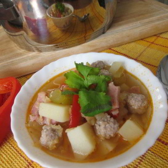 Рецепт густого чечевичного супа с фрикадельками и беконом