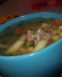 Картофельный суп с зеленым горошком