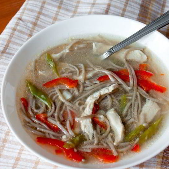 Рецепт куриного супа с гречневой лапшой