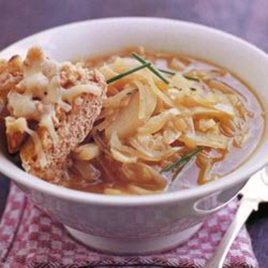 Рецепт лукового супа с сырными гренками