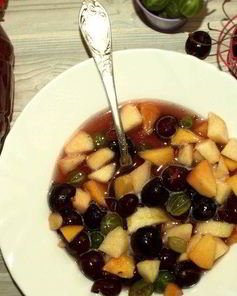 Фруктово-ягодная окрошка