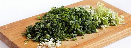 окрошка на кефире с копченой курицей без картошки. Шаг 2