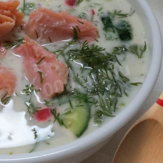 Рецепт окрошки с красной рыбой на квасе