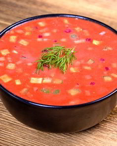 Пикантная окрошка с килькой в томатном соусе