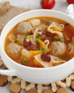 Наваристый суп с фрикадельками и овощами