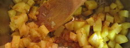 пряный, имбирный крем-суп из картофеля с креветками. Шаг 2