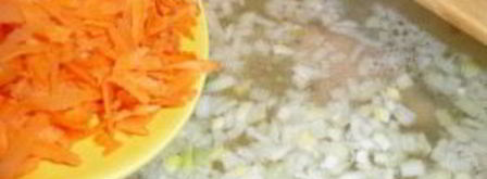 щи из консервированного щавеля. Шаг 5