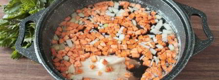 щи из крапивы с яйцом. Шаг 3