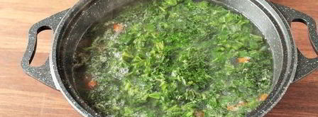 щи из крапивы с яйцом. Шаг 8