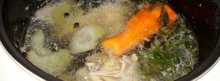 щи из квашеной капусты в мультиварке. Шаг 3