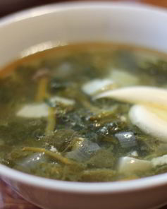 Щи из щавеля с крапивой