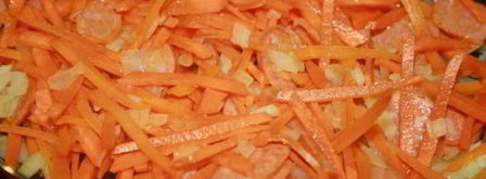 щи со свежей капустой, индейкой и острыми колбасками. Шаг 5