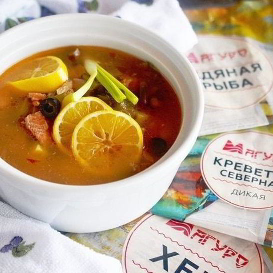 Рецепт рыбной солянки с грибами и креветками