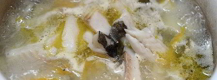 рыбная солянка с грибами и креветками. Шаг 3