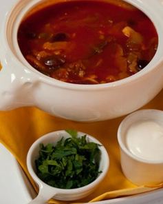 Солянка мясная с каперсами