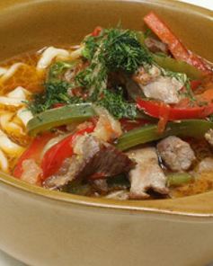 Солянка с говядиной и сладким перцем