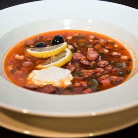 Рецепт солянки с маслинами и колбасой