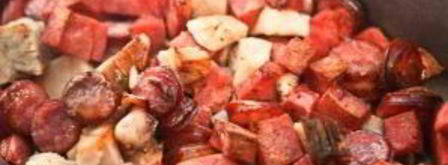 солянка с маслинами и колбасой. Шаг 4