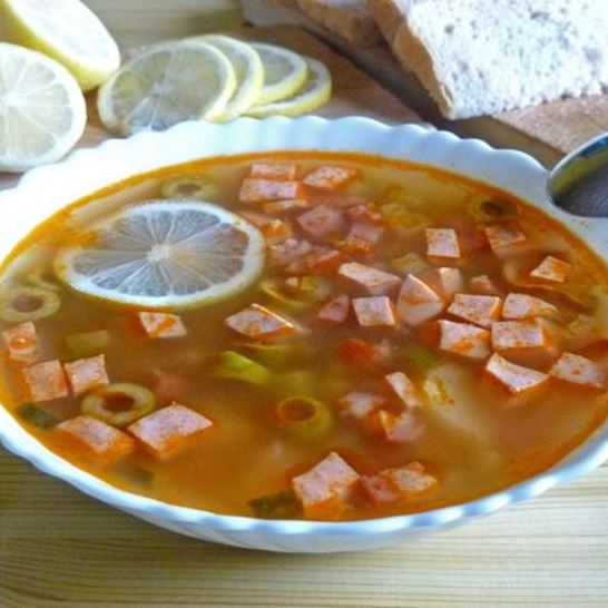 Рецепт солянки с вареной и копченой колбаской