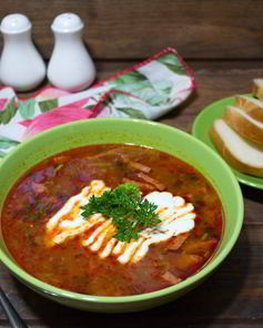 Суп солянка сборная мясная